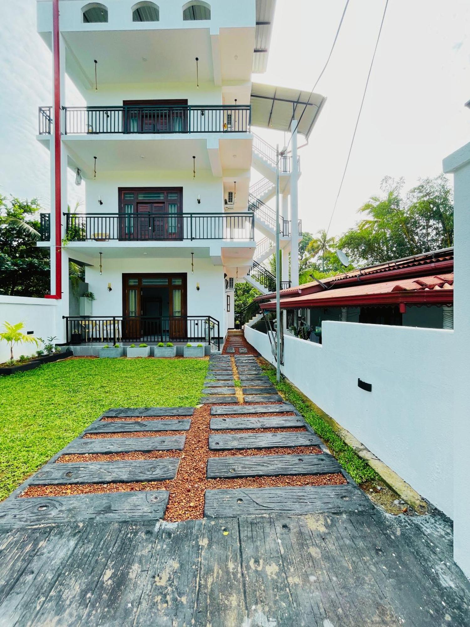 Yelisha'S Place Weligama Buitenkant foto